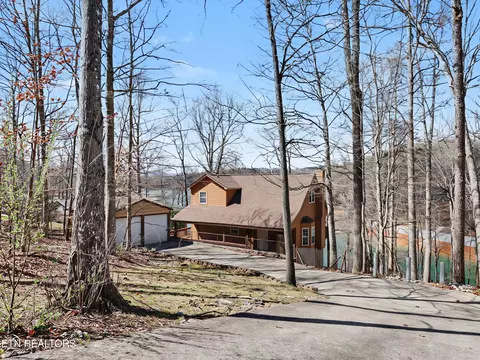 1447 Cove Pointe Rd, La Follette, TN 37766