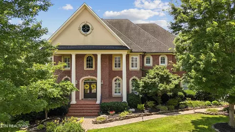 1837 Regents Park Rd, Knoxville, TN 37922