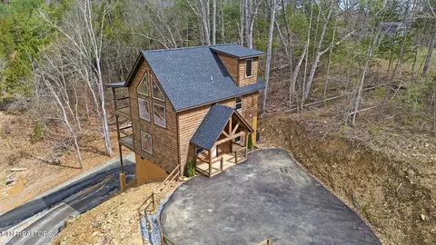 893 Beverly Hills Dr, Sevierville, TN 37862