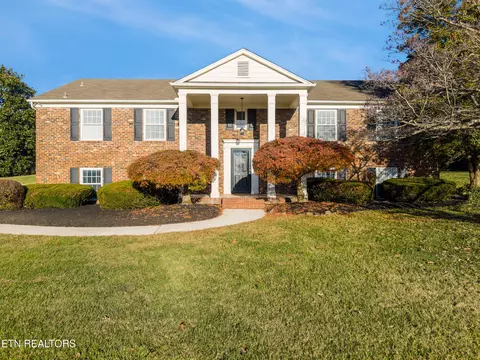 204 SW Whittington Dr, Knoxville, TN 37923