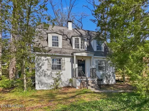 5707 NW Woodburn Dr, Knoxville, TN 37919
