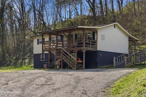 168 Childs Rd, Harriman, TN 37748
