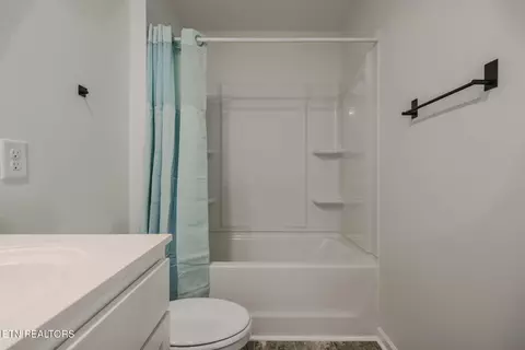Bath - 1253 Cole Dr, Talbott, TN 37877 photo 4 of 4