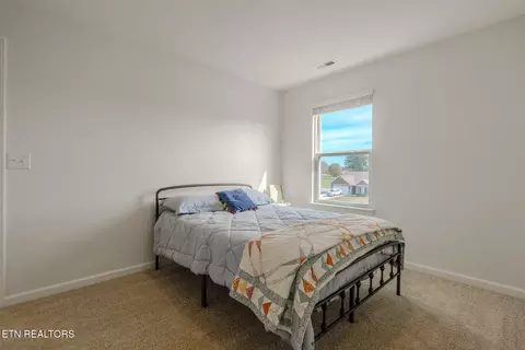 Bedroom - 1253 Cole Dr, Talbott, TN 37877 photo 3 of 5