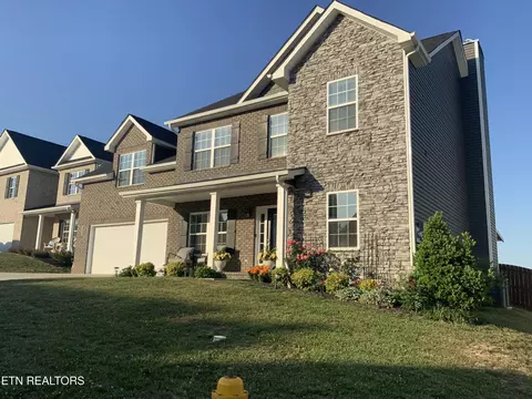 8230 Equinox Ln, Powell, TN 37849