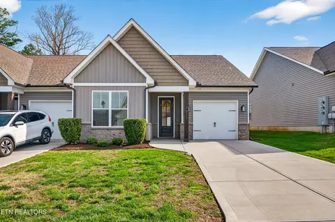 7612 Long Shot Ln, Knoxville, TN 37918