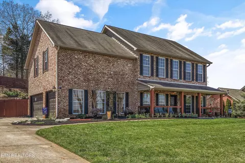 130 Flora Dr, Lenoir City, TN 37771