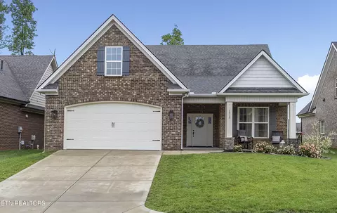 1612 Sugarfield Ln, Knoxville, TN 37932
