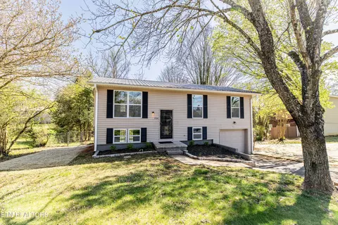 7724 Queensbury Dr, Knoxville, TN 37919