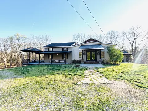 675 Mashburn Dr, Lenoir City, TN 37772