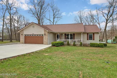 1012 Iroquois Ln, Crossville, TN 38572