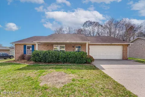 8143 Florence Gardens Rd, Knoxville, TN 37938