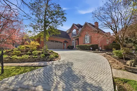 417 Heathermoor Dr, Farragut, TN 37934