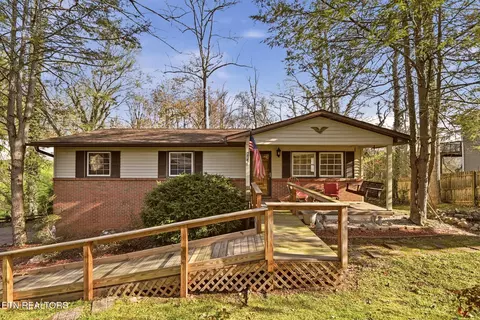 427 Sherwood Estates Cir, Clinton, TN 37716