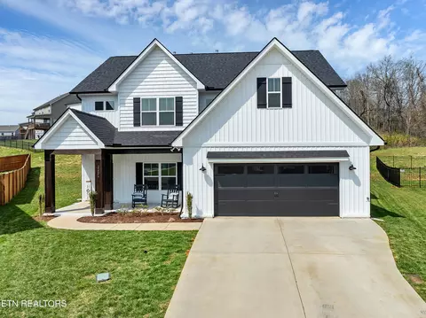 2221 Shylah Mia Ln, Knoxville, TN 37932