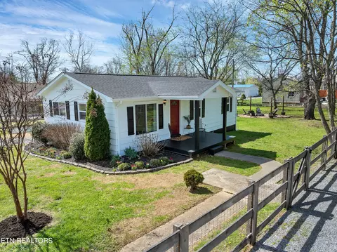 2331 Mitchell Ave, Maryville, TN 37804
