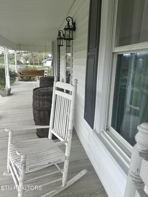 Exterior - 1886 Dr Thomas Walker Rd, Ewing, VA 24248 photo 3 of 8