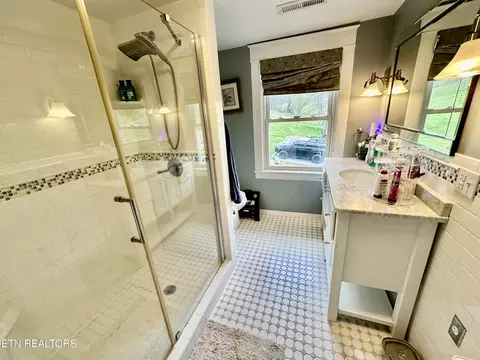 Bath - 1886 Dr Thomas Walker Rd, Ewing, VA 24248 photo 2 of 2