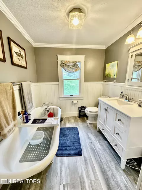 Bath - 1886 Dr Thomas Walker Rd, Ewing, VA 24248 photo 1 of 2