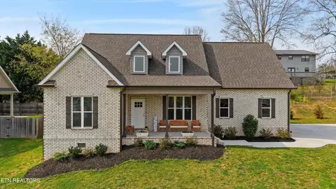 115 Crossroads Blvd, Oak Ridge, TN 37830