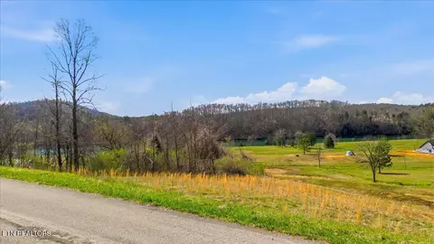 281 Blackburn Ln, Lenoir City, TN 37771