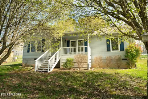 109 Miles Ln, La Follette, TN 37766