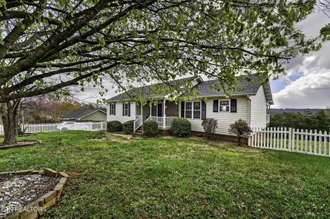 477 Klondike Cir, Kodak, TN 37764