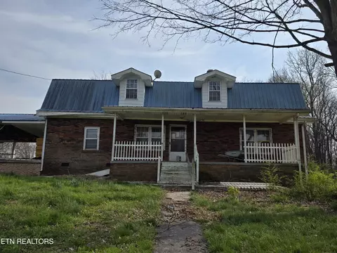 1019 Beardshire St, Sweetwater, TN 37874