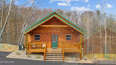 Exterior - 804 String Run Way, Pigeon Forge, TN 37863 photo 1 of 6