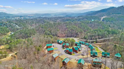 View/Area - 804 String Run Way, Pigeon Forge, TN 37863 photo 2 of 2