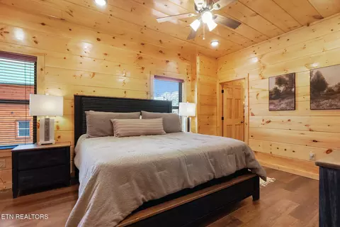 Bedroom - 804 String Run Way, Pigeon Forge, TN 37863 photo 3 of 4