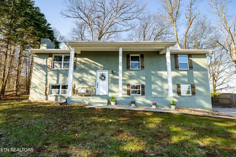1339 Woodside Park Dr, Maryville, TN 37801