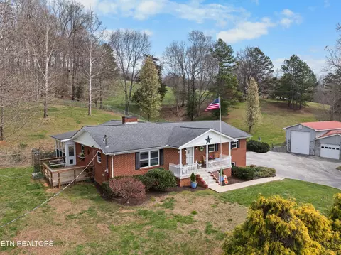 395 Wolfe Rd, Luttrell, TN 37779
