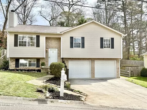 1428 Waynesboro Ln, Knoxville, TN 37923