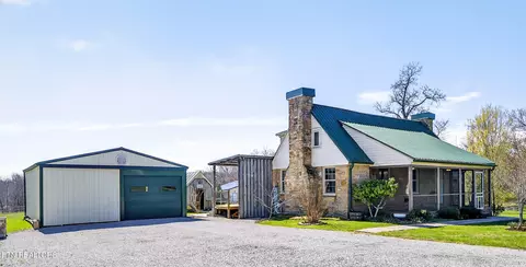 910 Highland Ln, Crossville, TN 38555