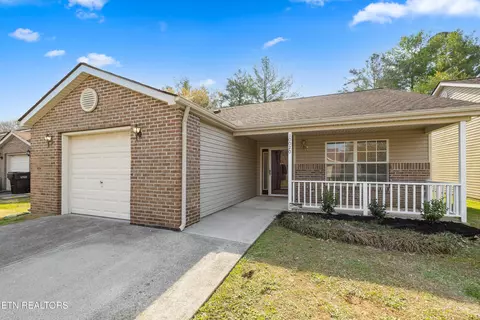 10020 Gate Post Way, Knoxville, TN 37931
