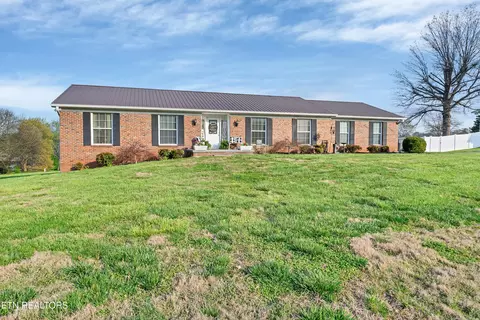 1112 Scenic Hill Dr, Louisville, TN 37777