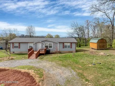 319 Oak Leaf Cir, Maryville, TN 37804