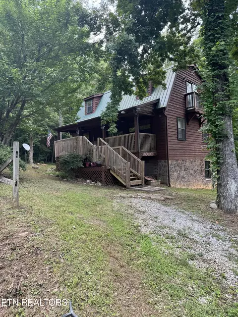 1474 Black Oak Dr, Sevierville, TN 37862