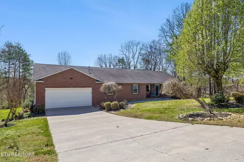 124 Oakview Dr, Kingston, TN 37763