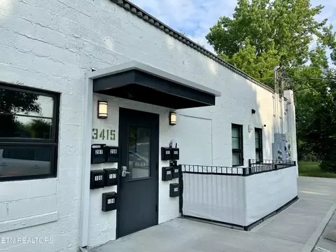 3415 N Broadway St #105, Knoxville, TN 37917
