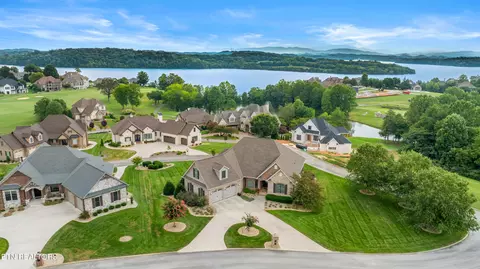 117 Red Hawk Dr, Vonore, TN 37885
