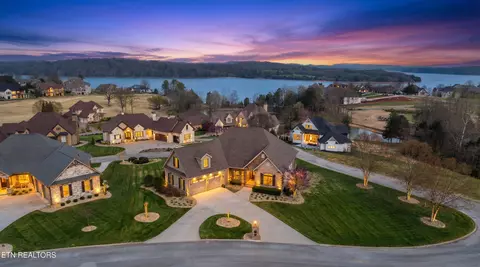 117 Red Hawk Dr, Vonore, TN 37885