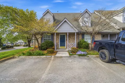 5321 Trace Manor Ln, Knoxville, TN 37912