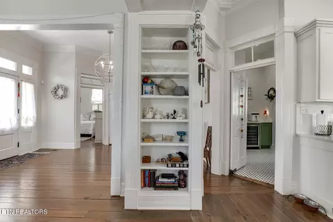 Entry Way - 601 Ingleside Ave, Athens, TN 37303 photo 3 of 9