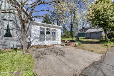 Exterior - 601 Ingleside Ave, Athens, TN 37303 photo 8 of 11