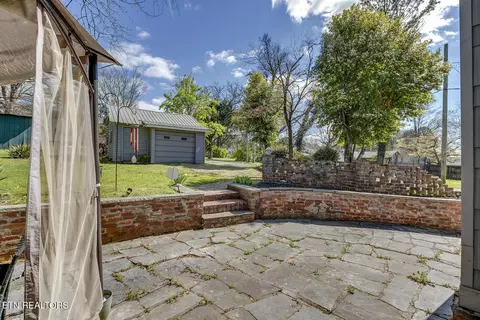 Exterior - 601 Ingleside Ave, Athens, TN 37303 photo 10 of 11
