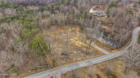 8627 Brow Lake Rd, Soddy Daisy, TN 37379