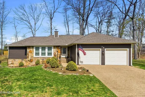 19 Newcom Ct, Crossville, TN 38558