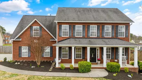 2308 Autumn Knoll Dr, Knoxville, TN 37920